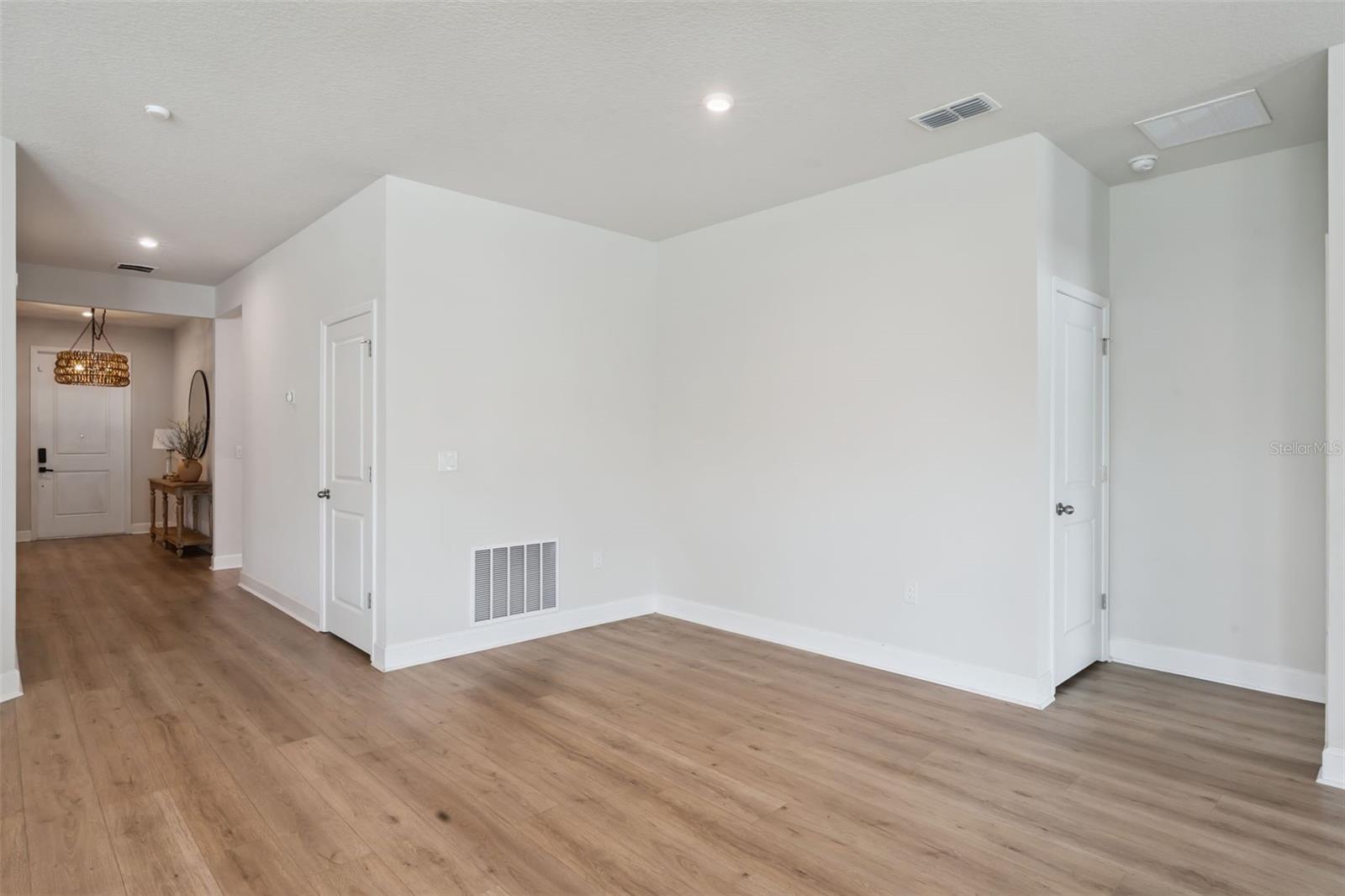 DORA LANDINGS - Residential