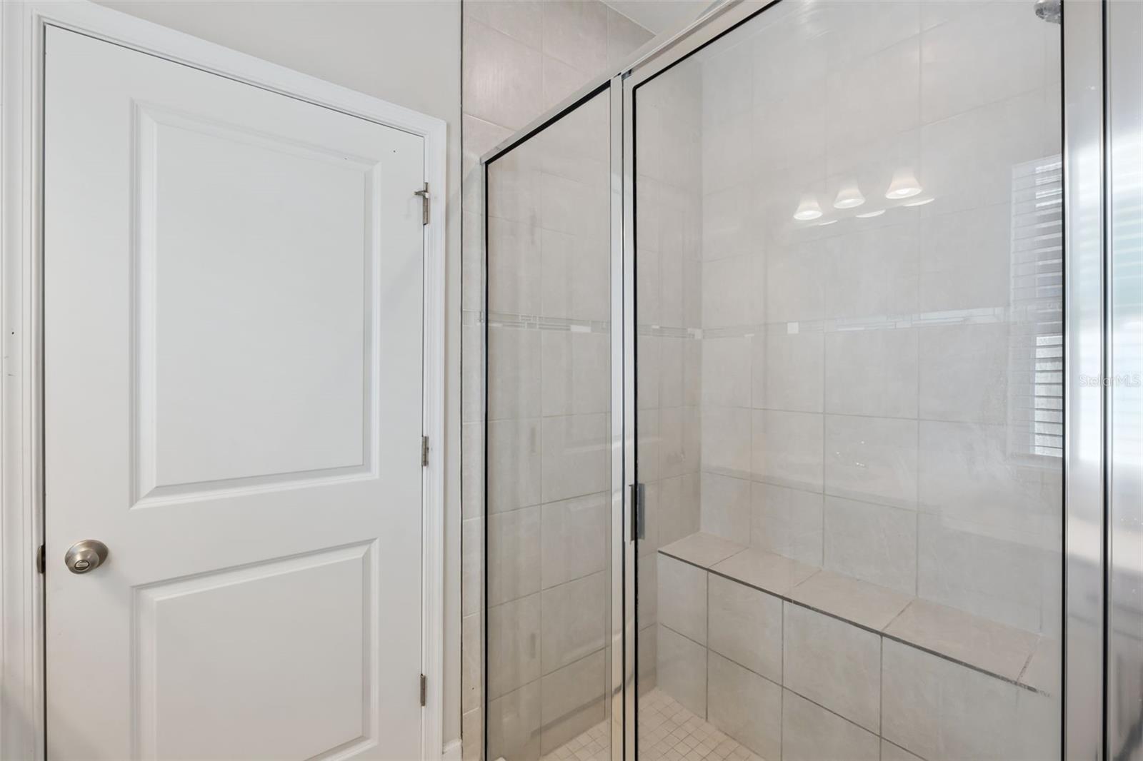 DORA LANDINGS - Residential