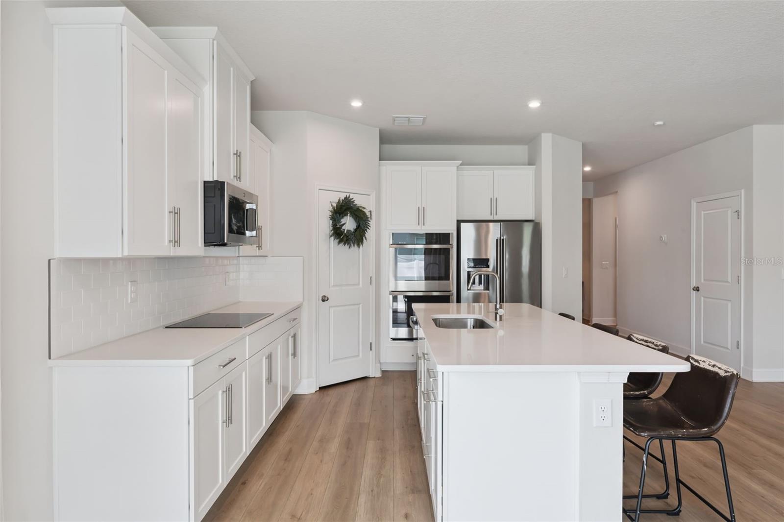 DORA LANDINGS - Residential