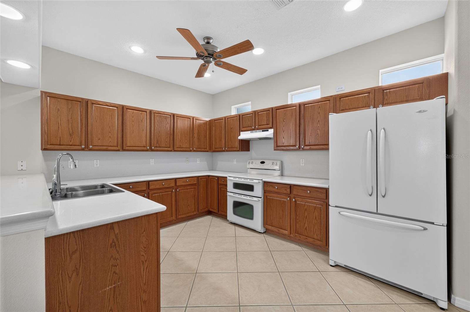GROVES PH 03 - Residential