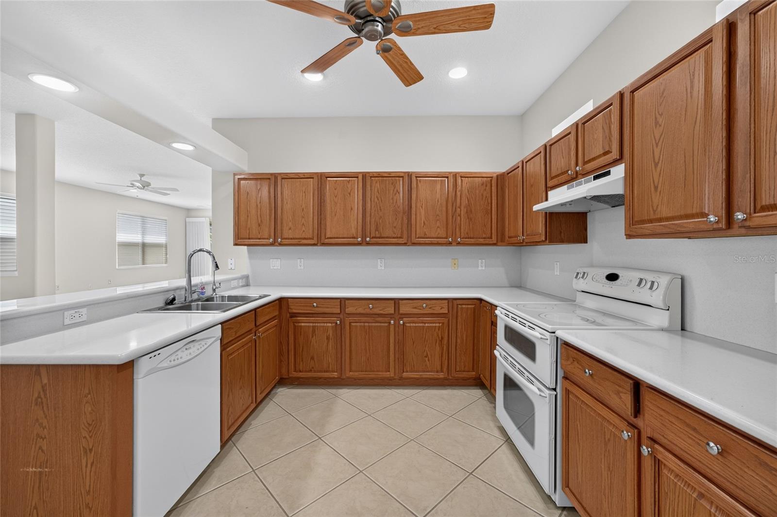 GROVES PH 03 - Residential