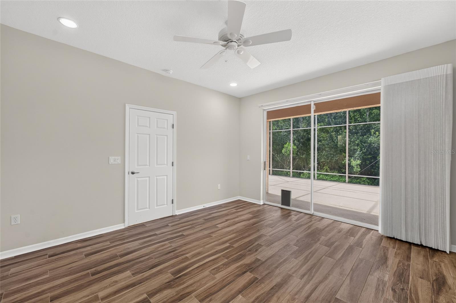 GROVES PH 03 - Residential