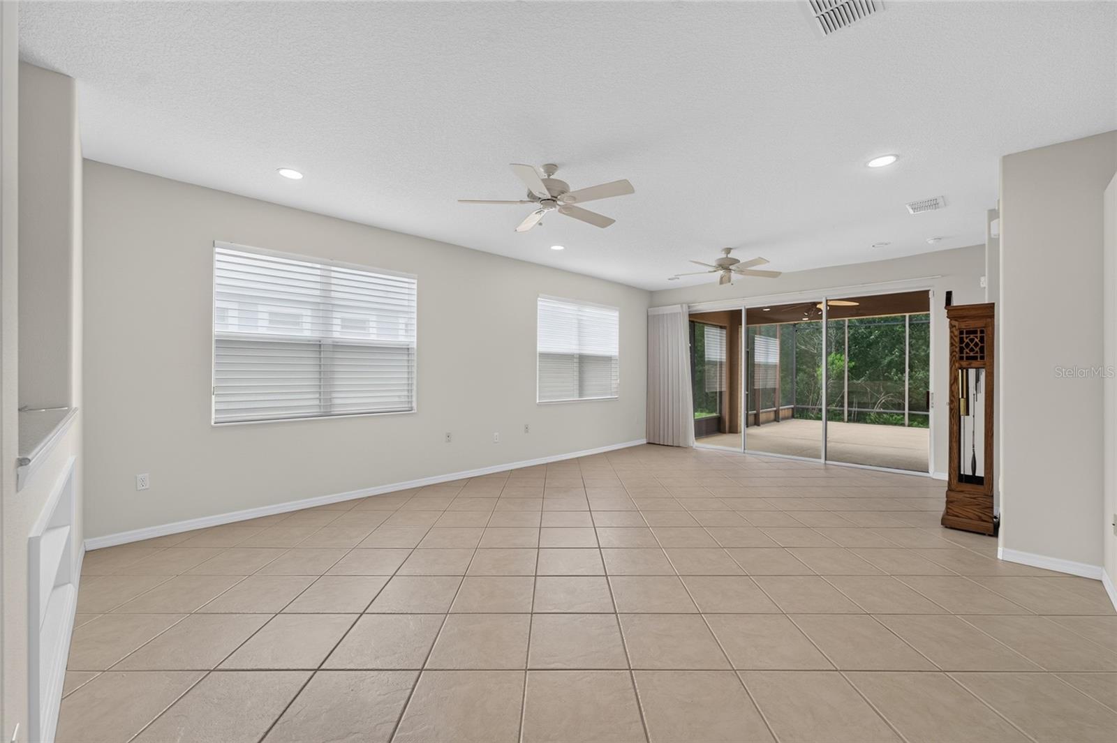 GROVES PH 03 - Residential