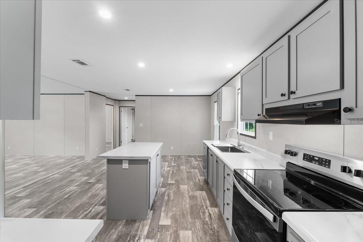 OAKRIDGE ESTATES - Residential