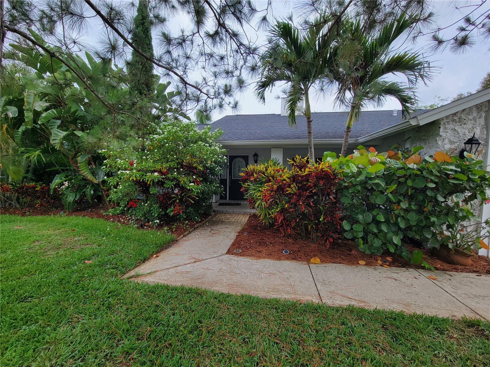 The home feature 2 bedrooms, 1 bathroom and an office. It is a lake front home with a pool. Partially furnished. Master suite and garage will not convey into lease agreement. 7 months lease is preferred. Pool care, lawn care, outside pest control and internet will be included in the rent. Interior pest control is tenant's responsibility.