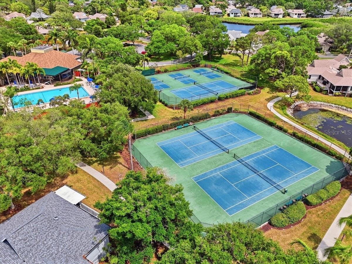 POINTE ALEXIS SOUTH - Residential