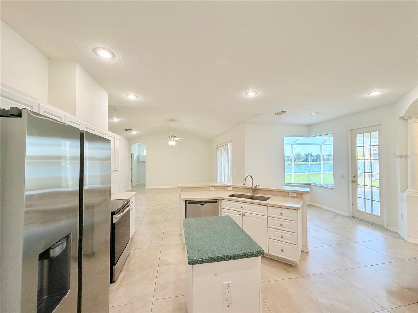 WESTWOOD LAKES PH 2A UNIT 2 - Residential Lease