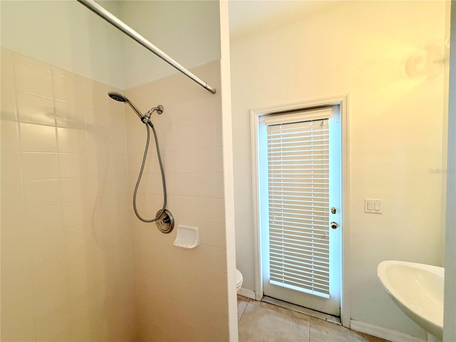 WESTWOOD LAKES PH 2A UNIT 2 - Residential Lease
