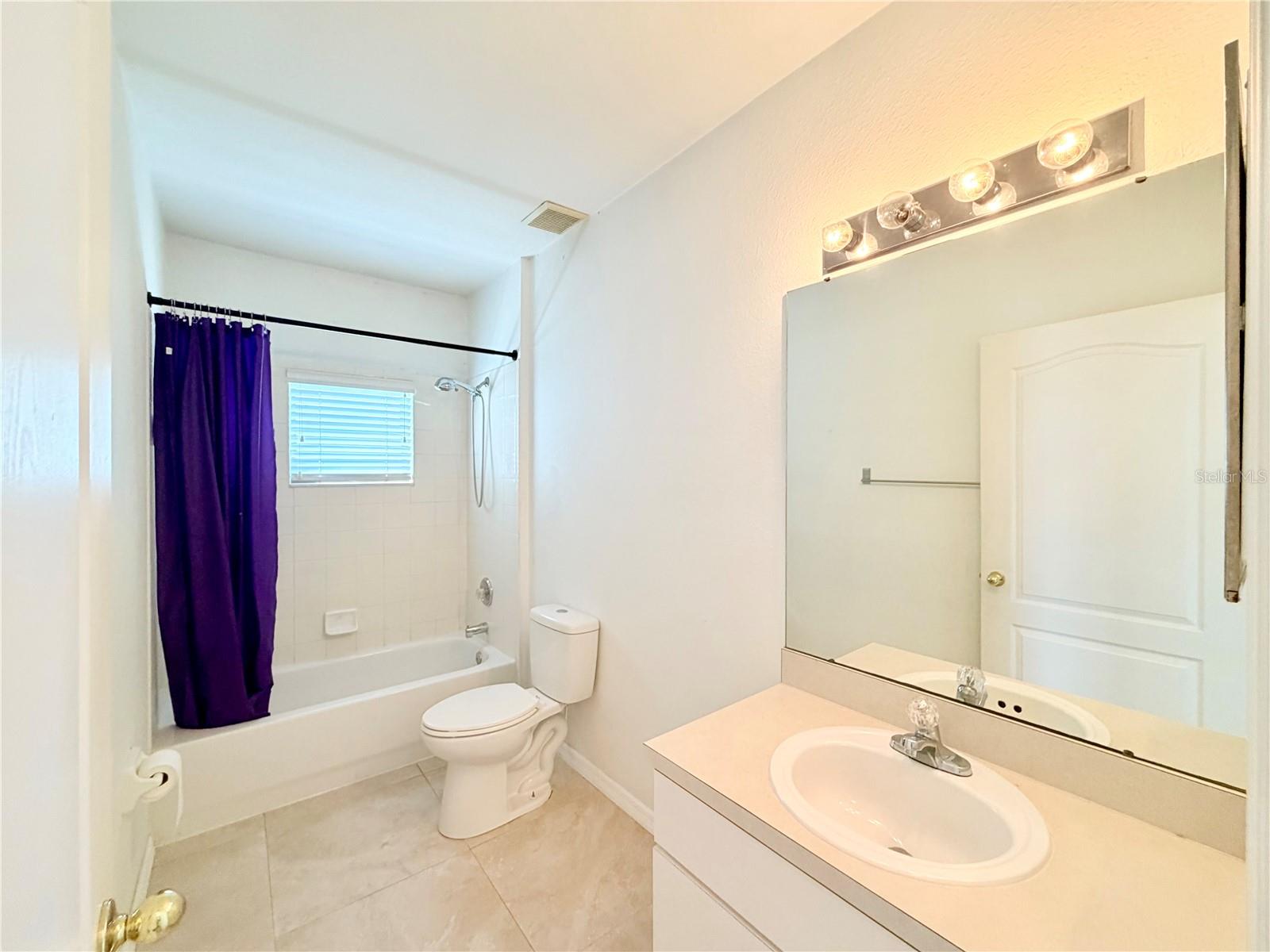 WESTWOOD LAKES PH 2A UNIT 2 - Residential Lease