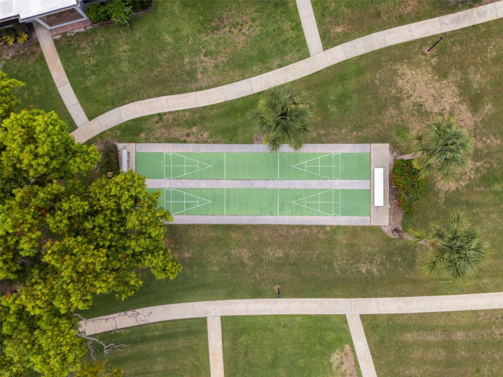 VILLAGE GREEN FOREST LAKE 14 - Residential