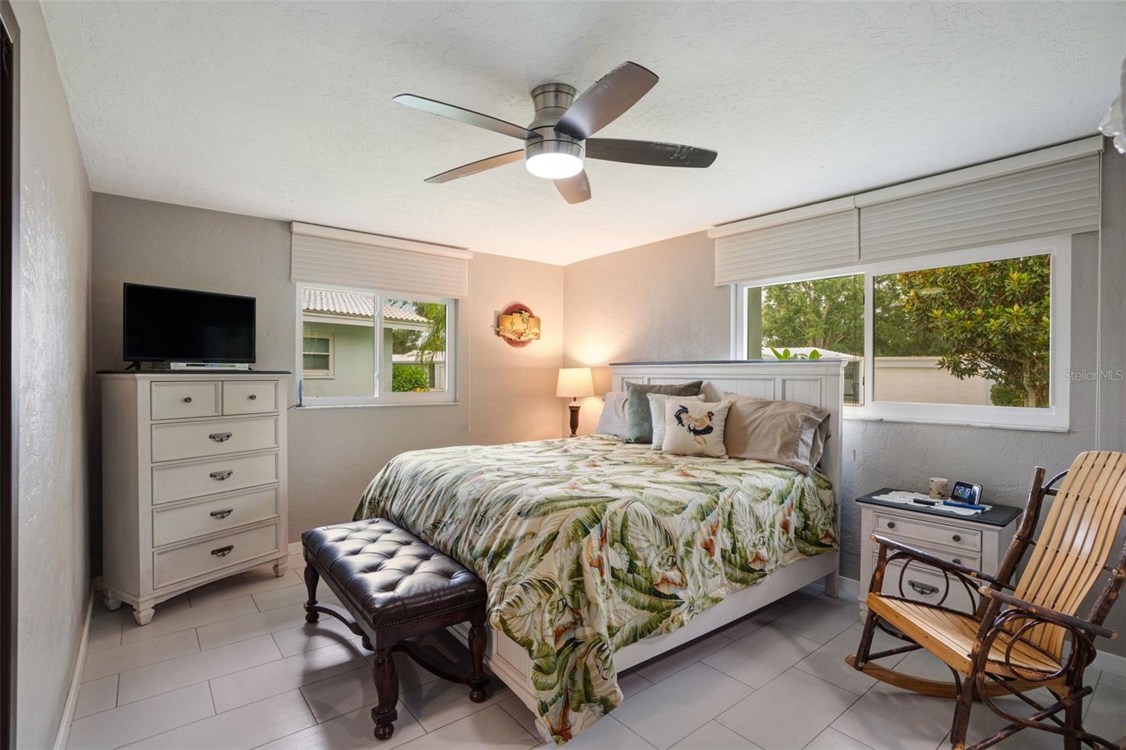 VILLAGE GREEN FOREST LAKE 14 - Residential