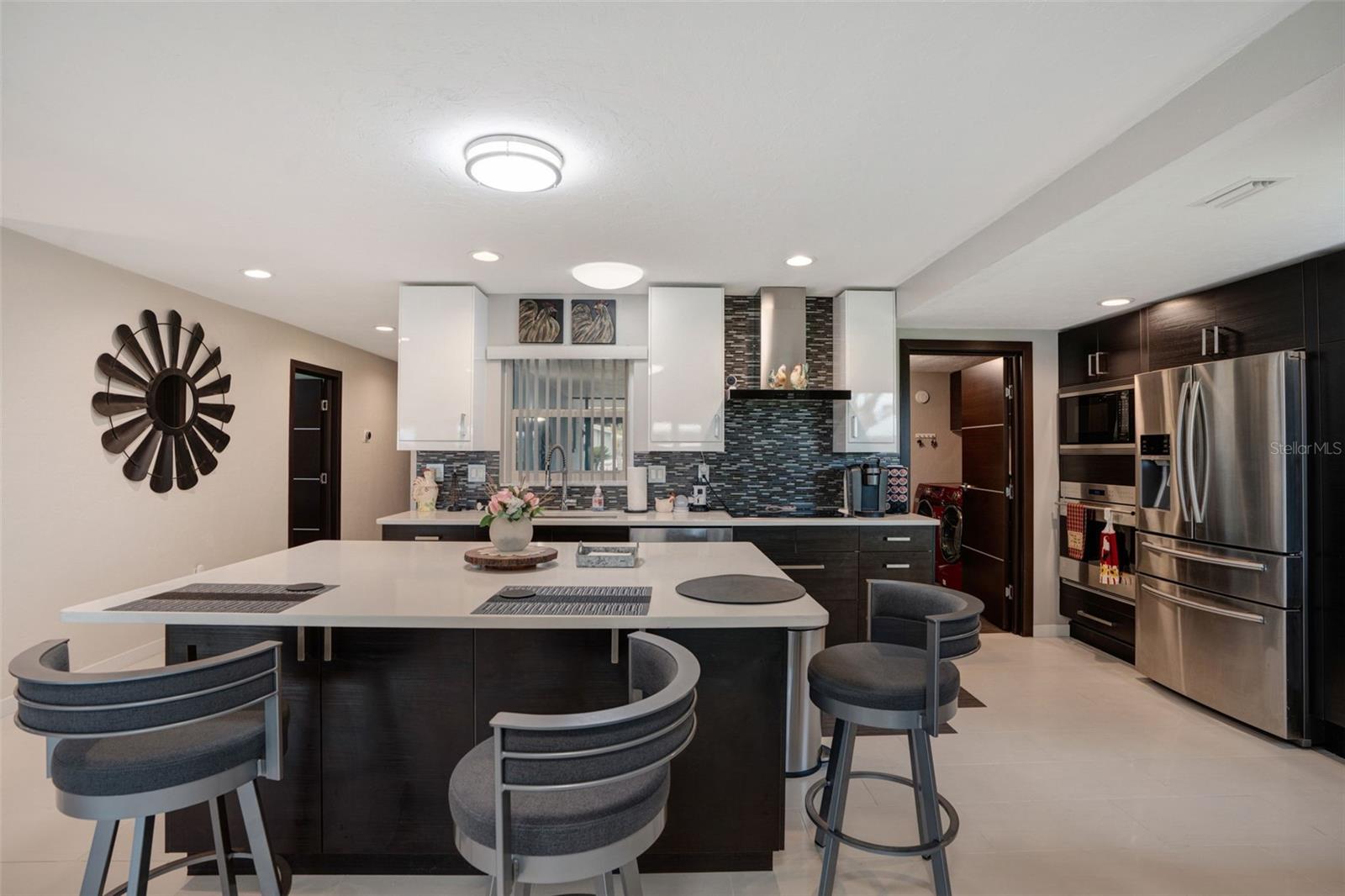 VILLAGE GREEN FOREST LAKE 14 - Residential