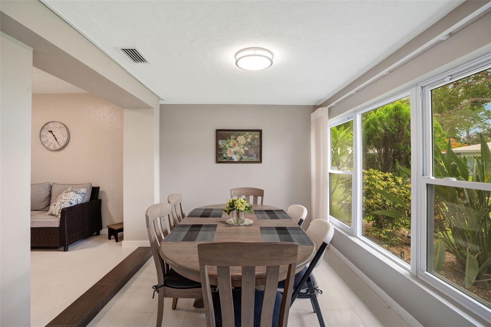 VILLAGE GREEN FOREST LAKE 14 - Residential