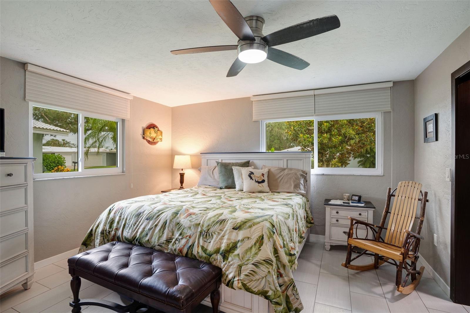 VILLAGE GREEN FOREST LAKE 14 - Residential