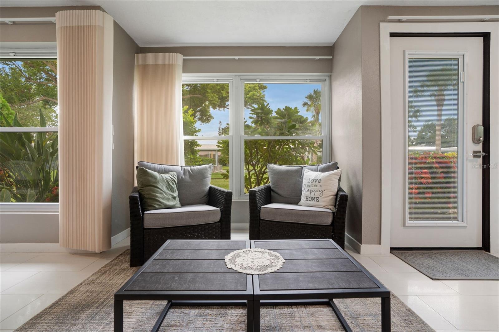 VILLAGE GREEN FOREST LAKE 14 - Residential