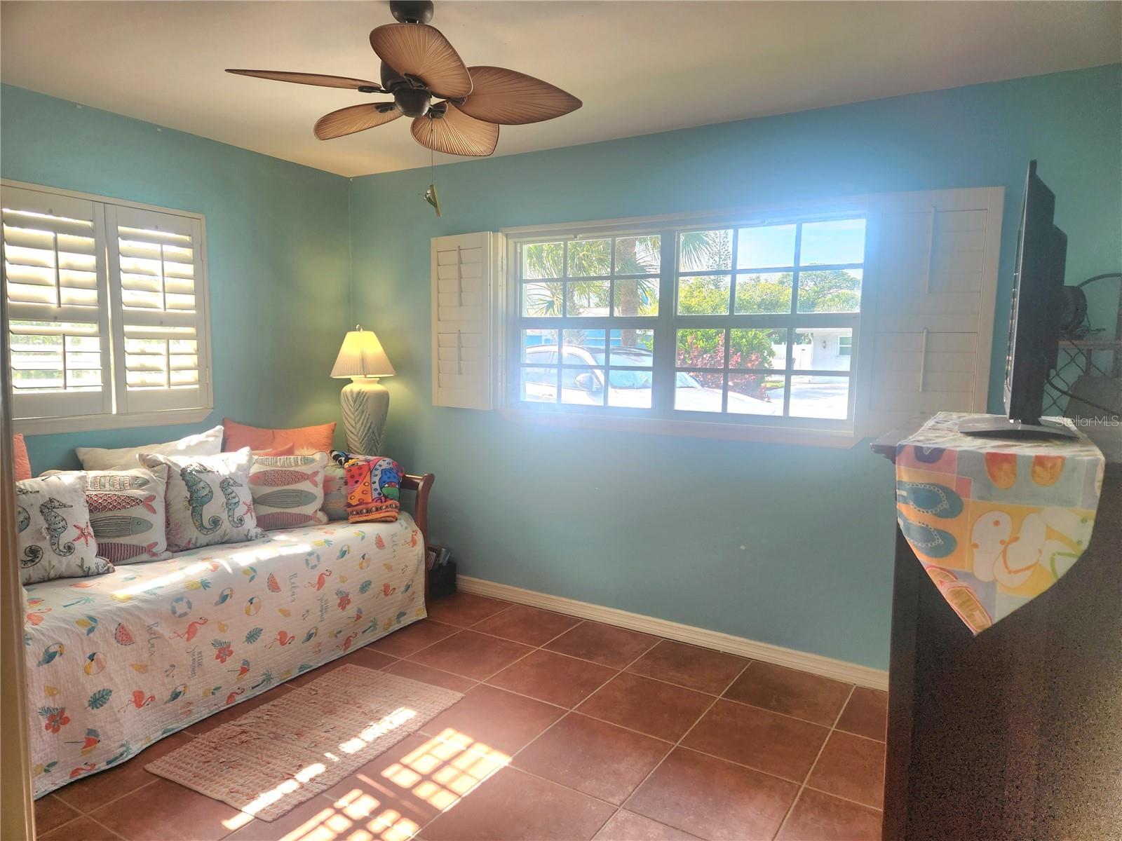 BEACH MANOR - Residential