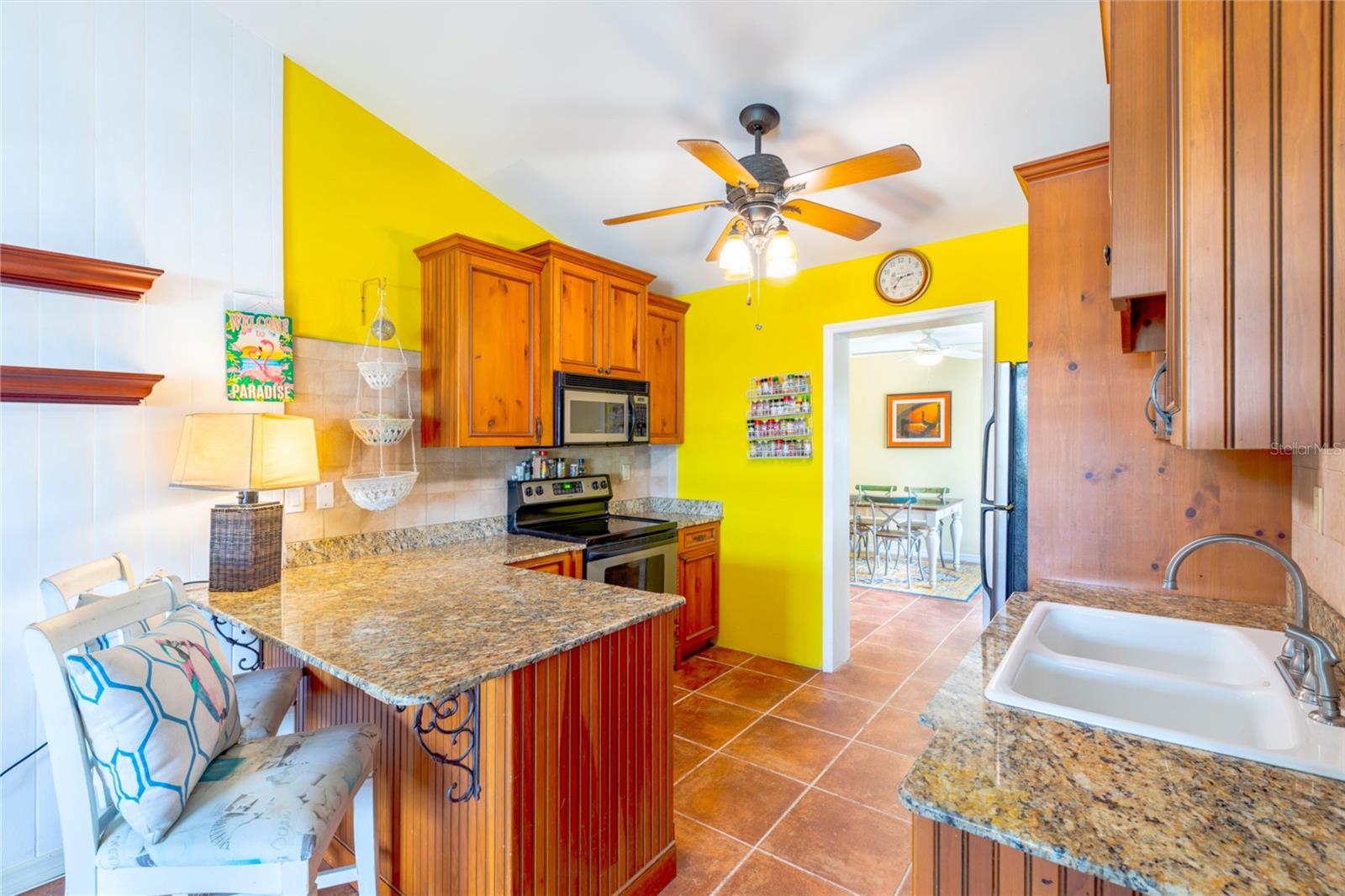 BEACH MANOR - Residential
