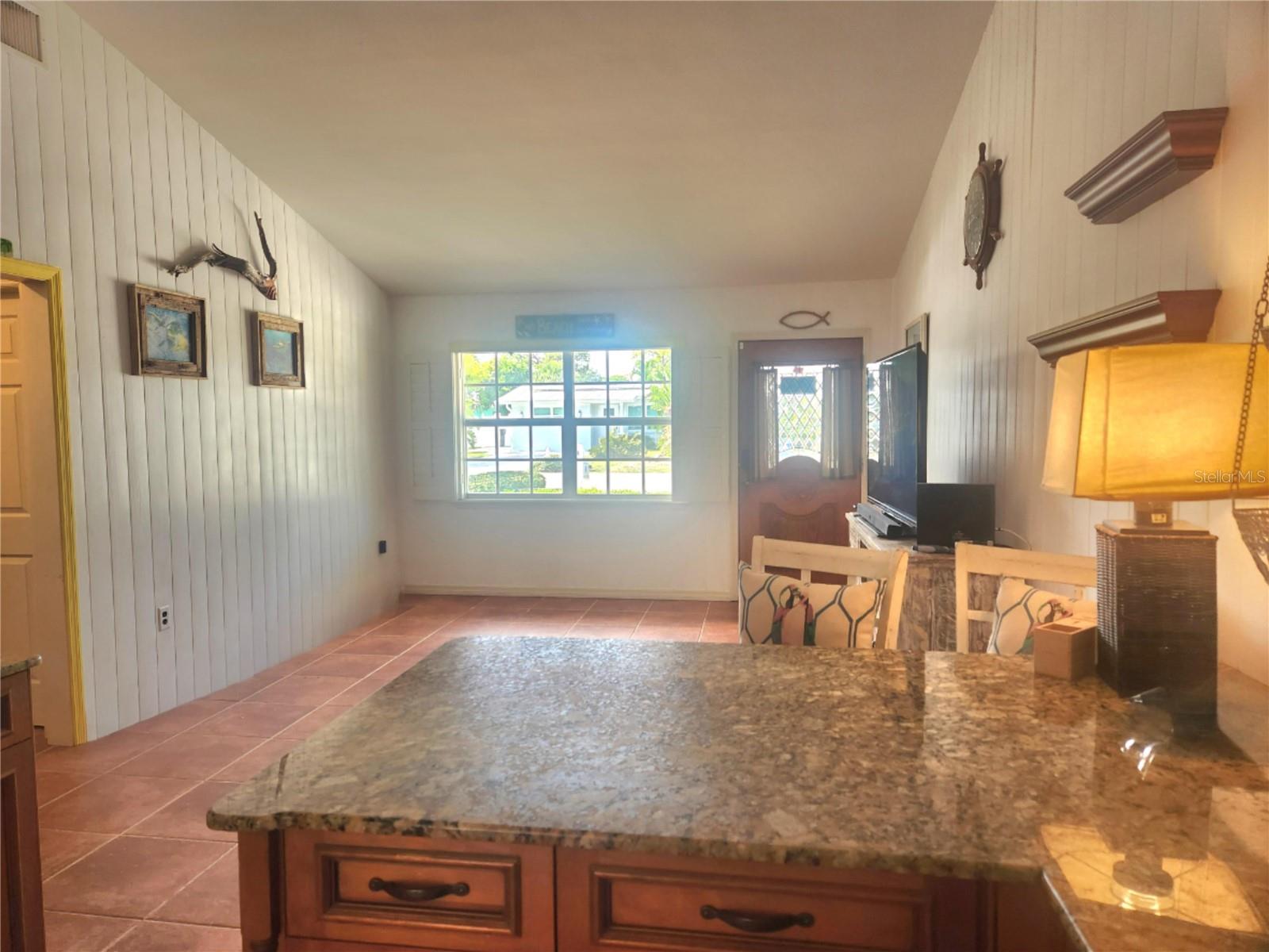 BEACH MANOR - Residential