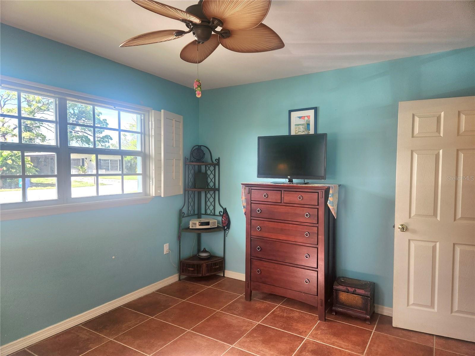 BEACH MANOR - Residential