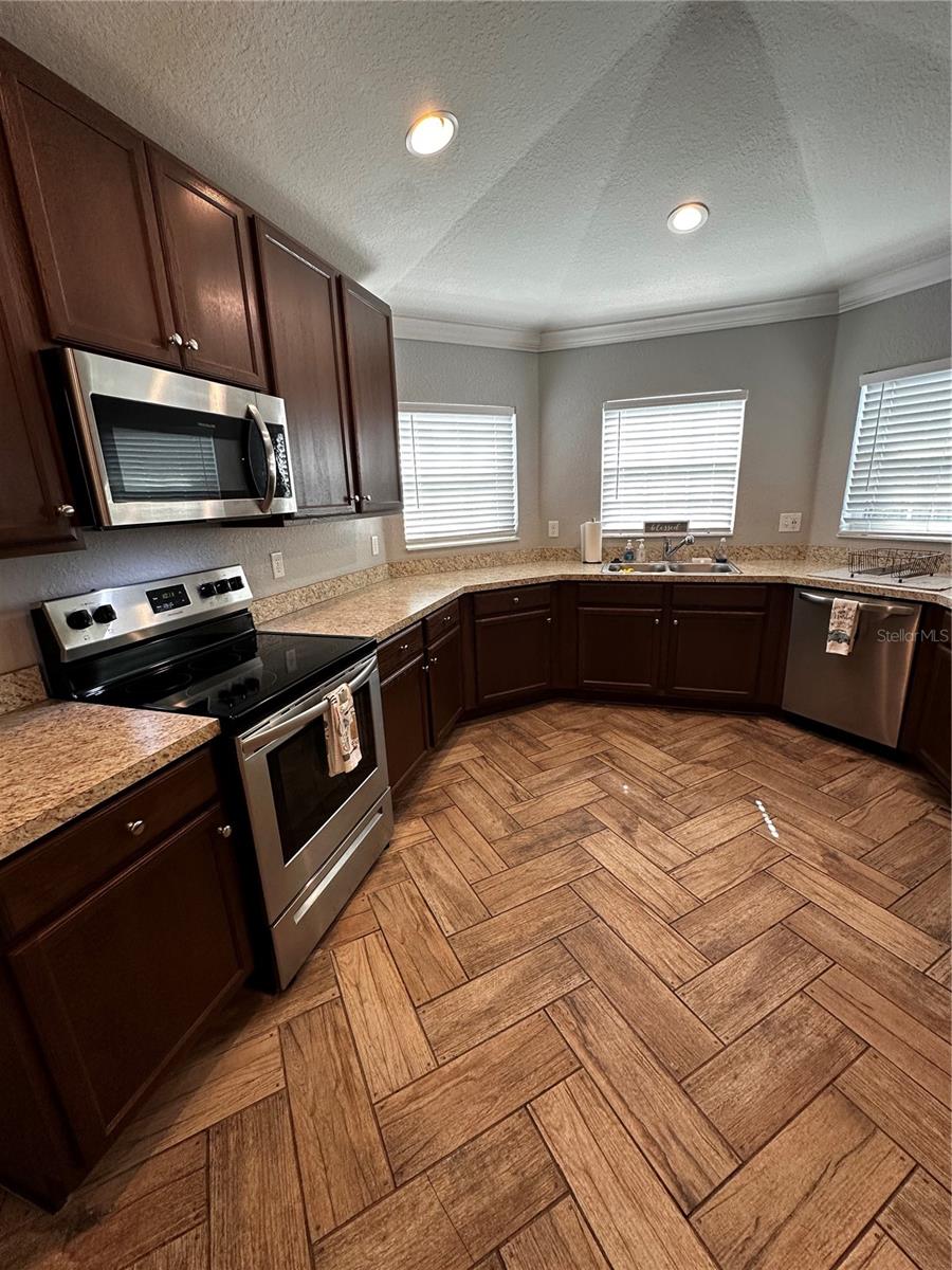 LAKE MARIANA RESERVE PH 1 - Residential Lease