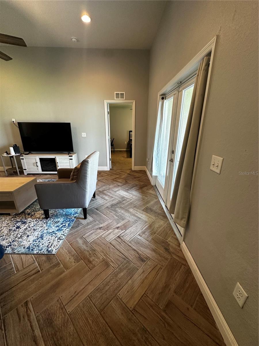 LAKE MARIANA RESERVE PH 1 - Residential Lease