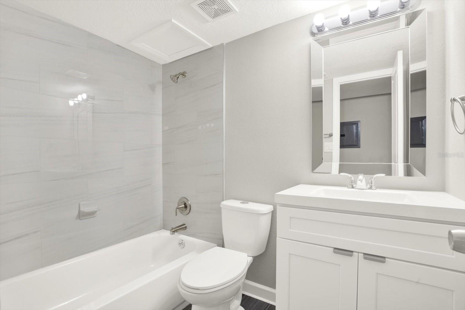 JAMESTOWN CONDO - Residential