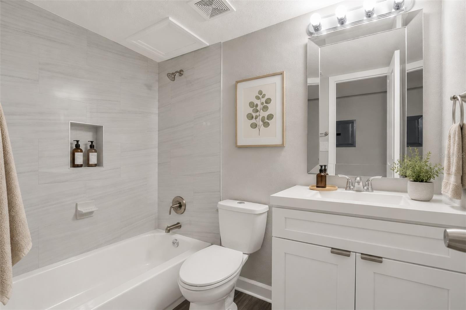 JAMESTOWN CONDO - Residential