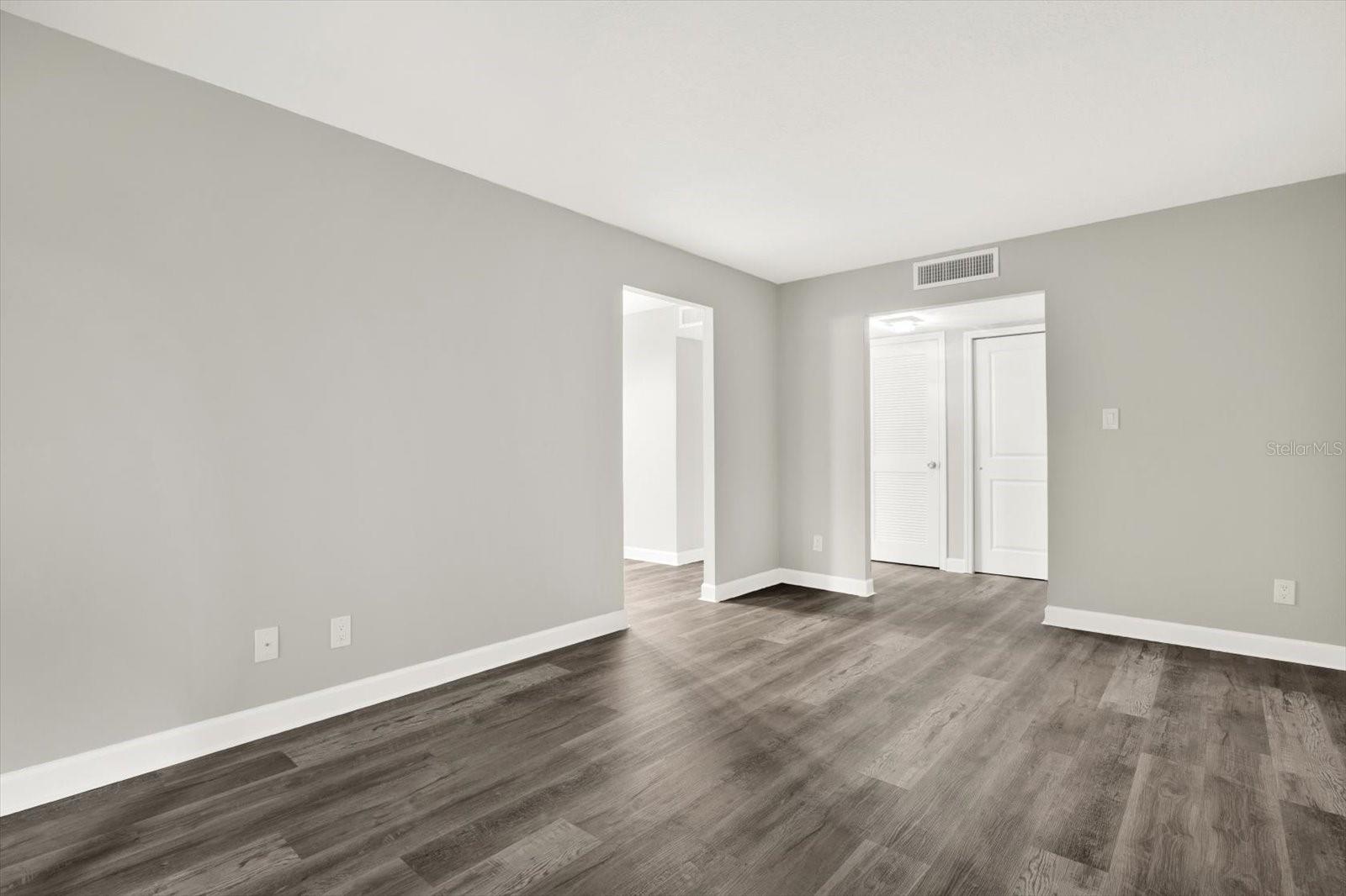 JAMESTOWN CONDO - Residential