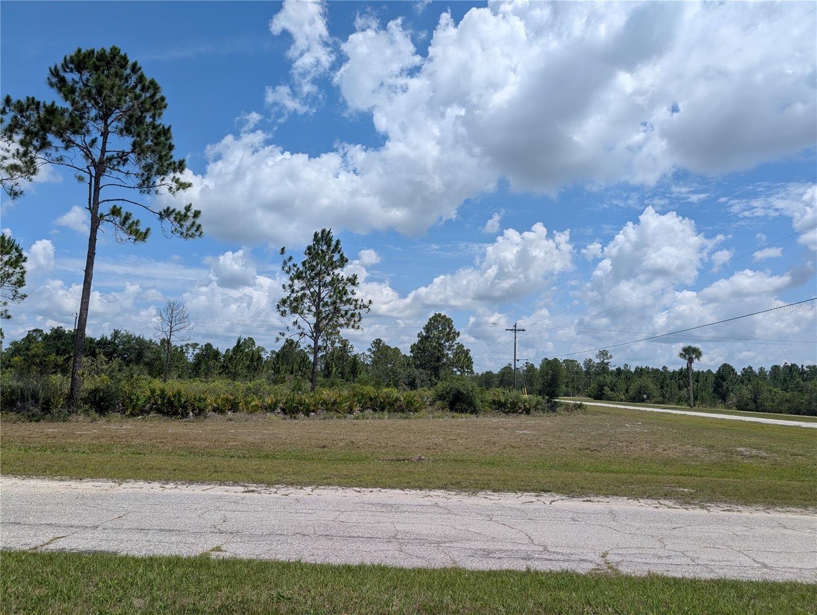 INDIAN LAKE ESTATES - Land