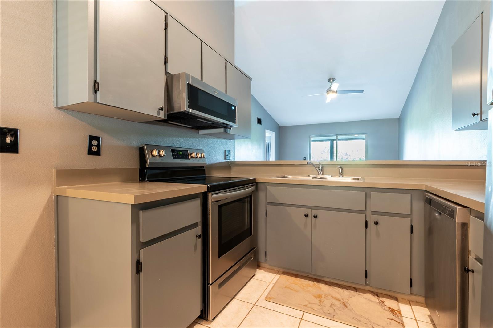 SHADOW LAKES CONDO - Residential