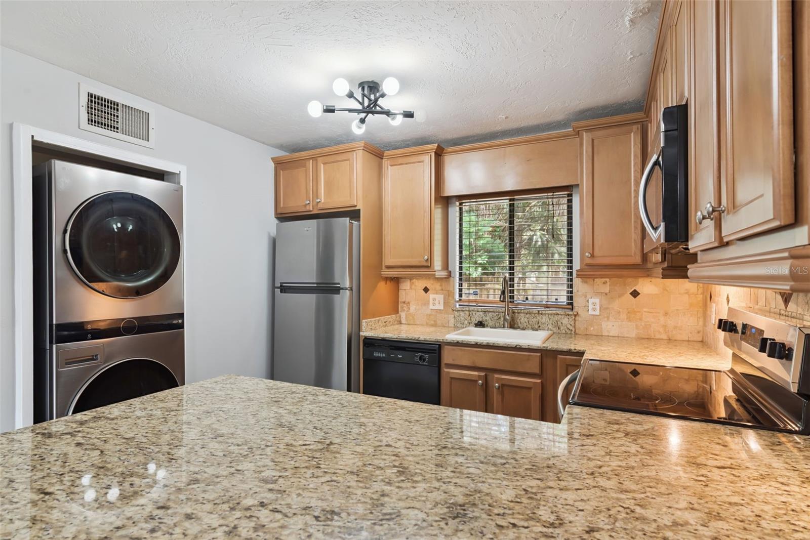 WHISPERWOOD CONDO 04 - Residential Lease