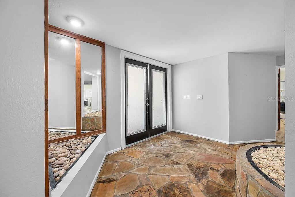 WESTLAKE VILLAGE - Residential