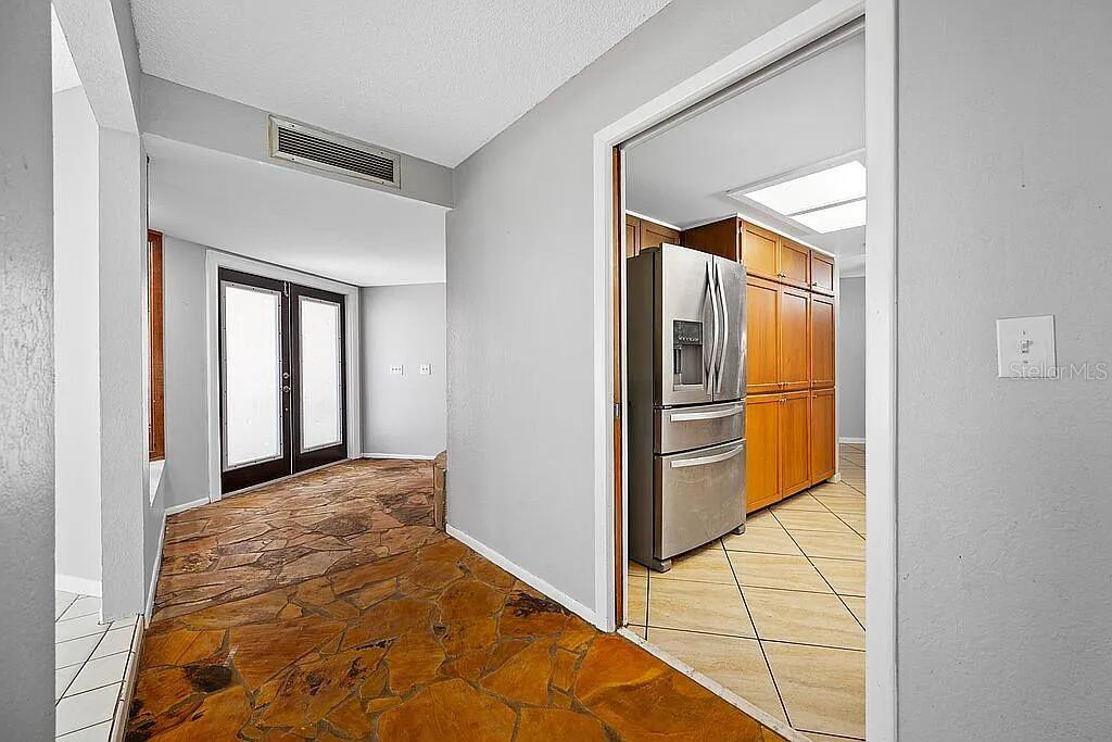 WESTLAKE VILLAGE - Residential