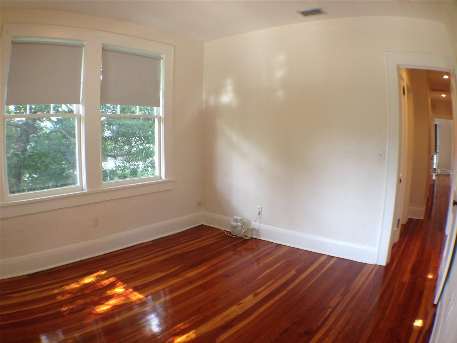 HYDE PARK WEST - Residential Lease