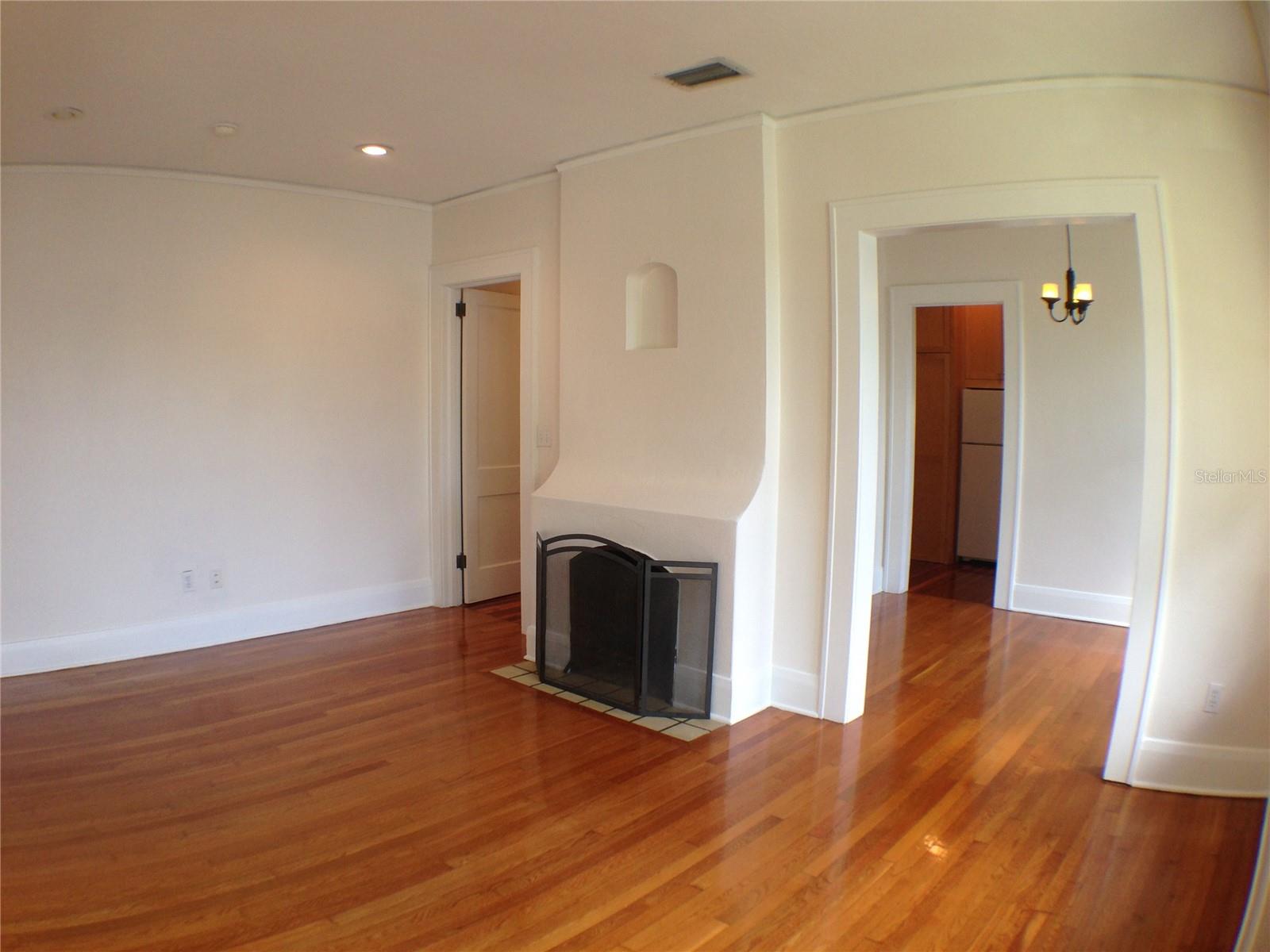 HYDE PARK WEST - Residential Lease