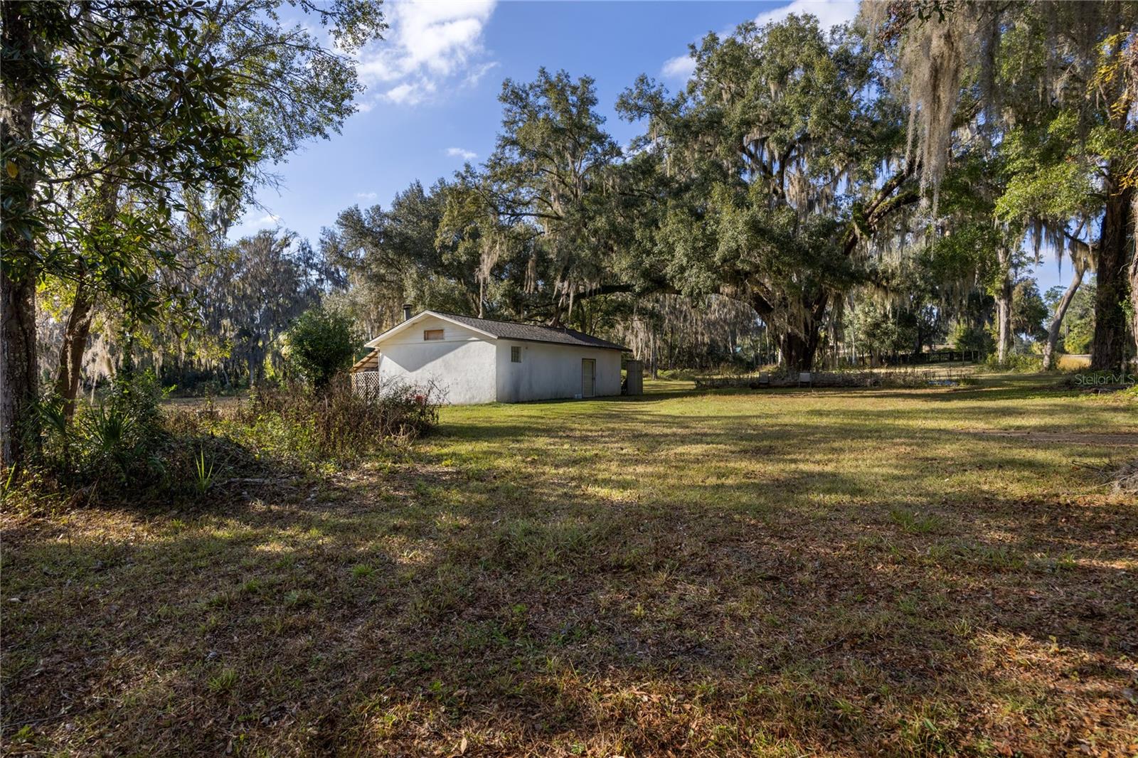 TWIN PINES - Commercial Sale