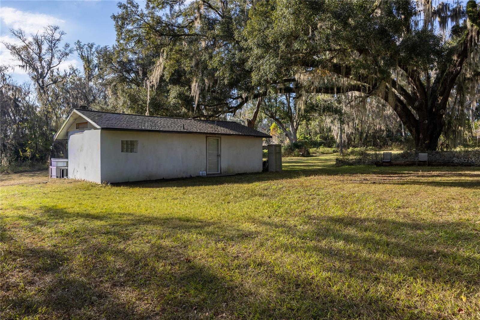 TWIN PINES - Commercial Sale