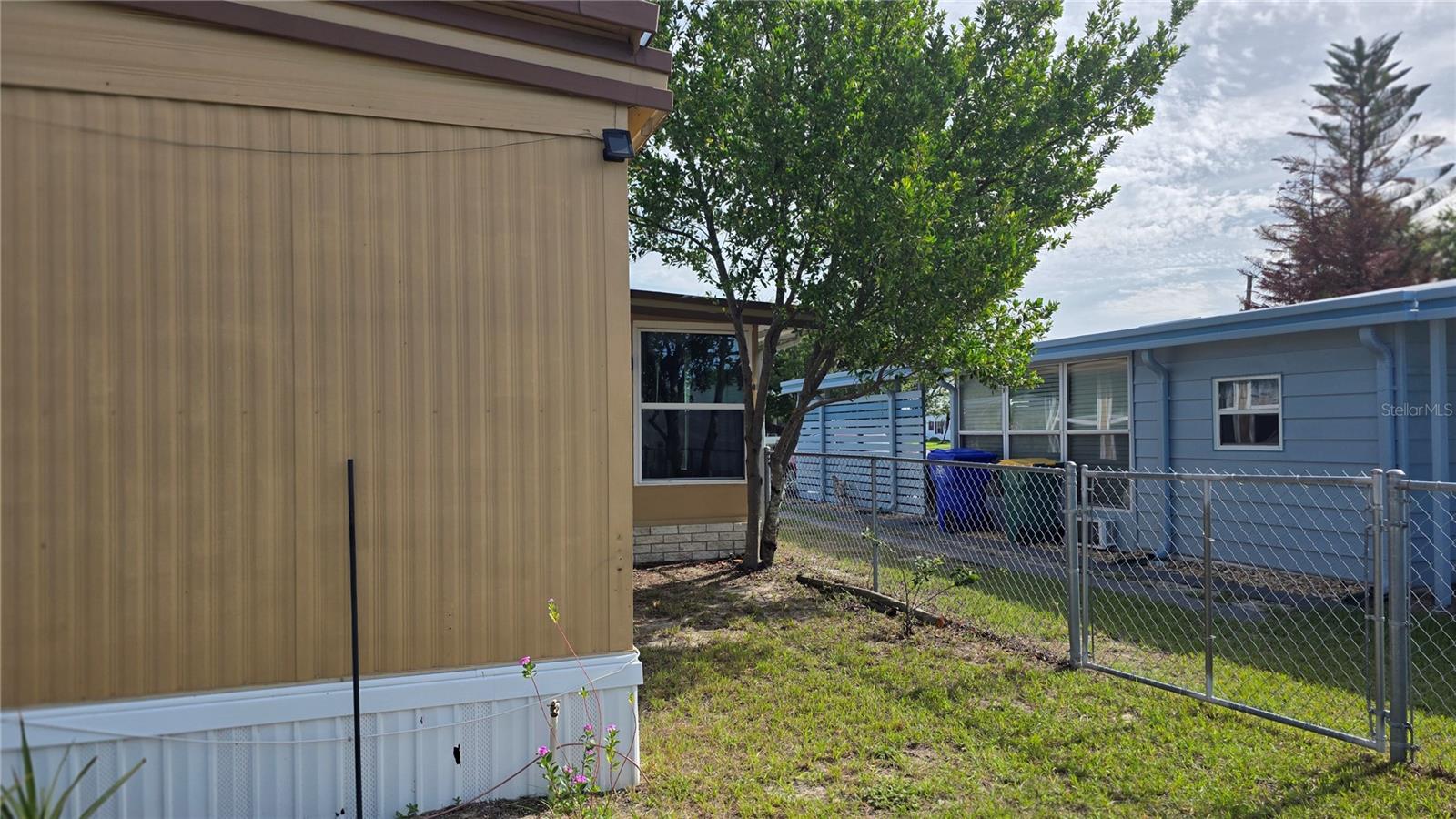 TAVARES LAKE FRANCES ESTATES UNIT 02 - Residential