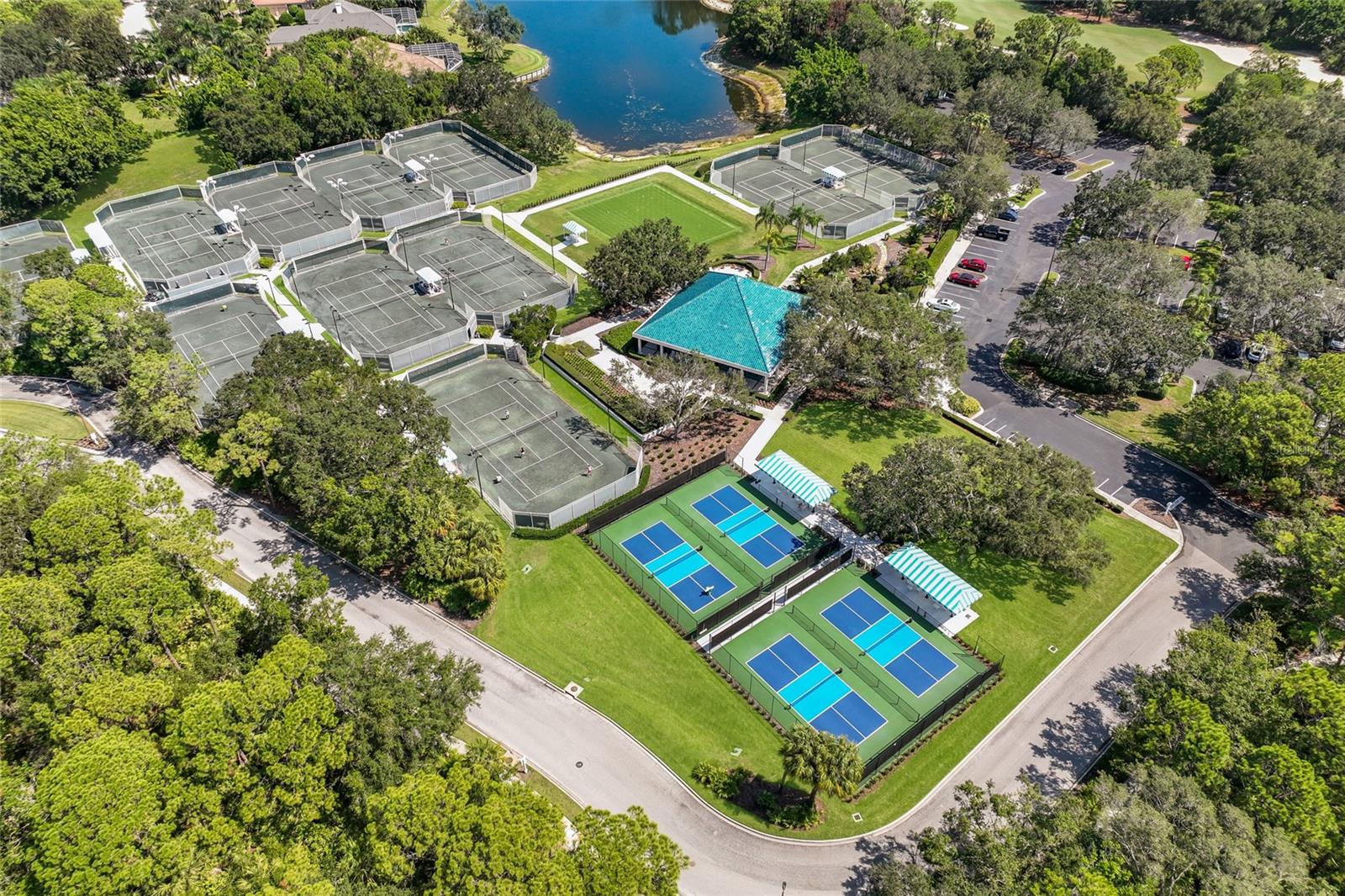UNIVERSITY PARK COUNTRY CLUB - Residential