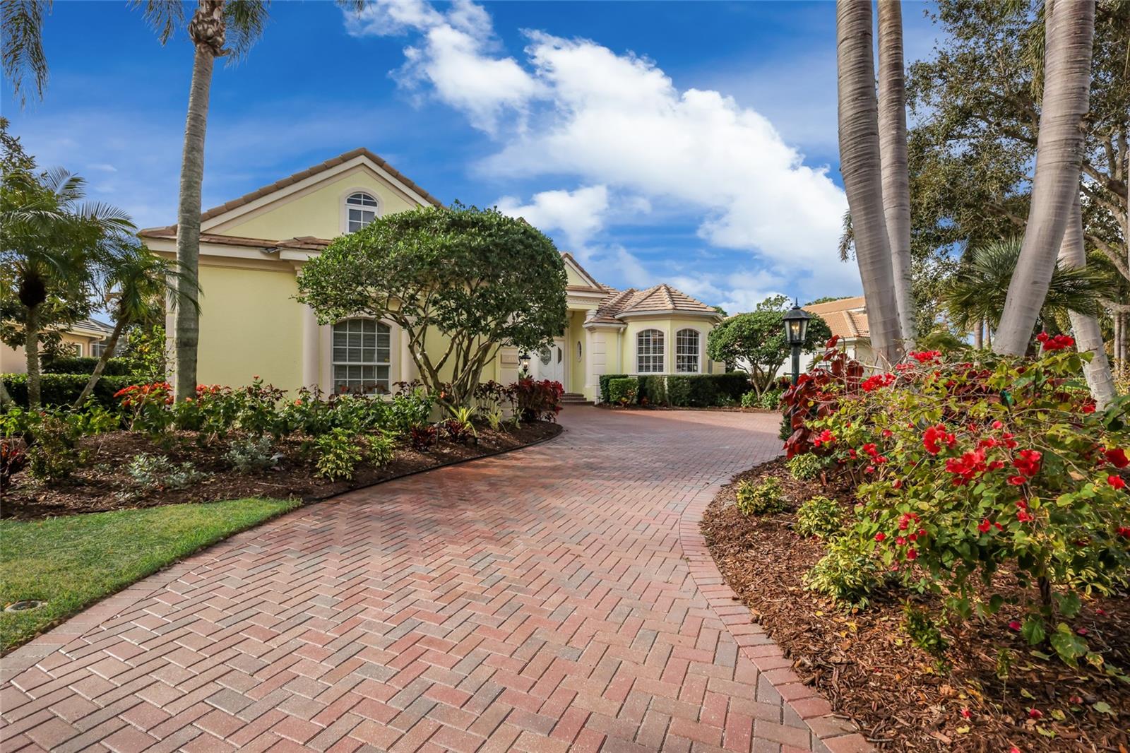 UNIVERSITY PARK COUNTRY CLUB - Residential
