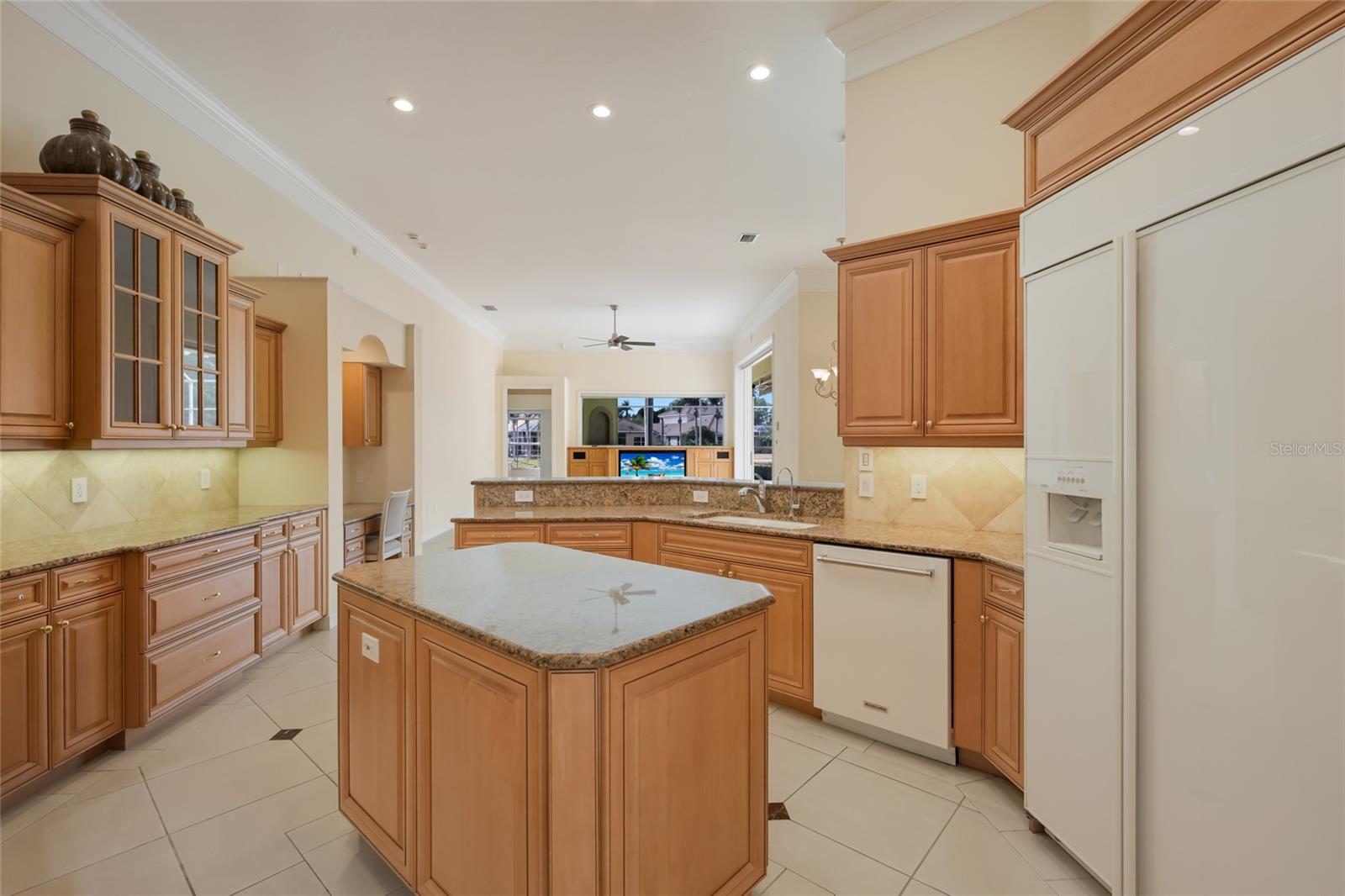 UNIVERSITY PARK COUNTRY CLUB - Residential