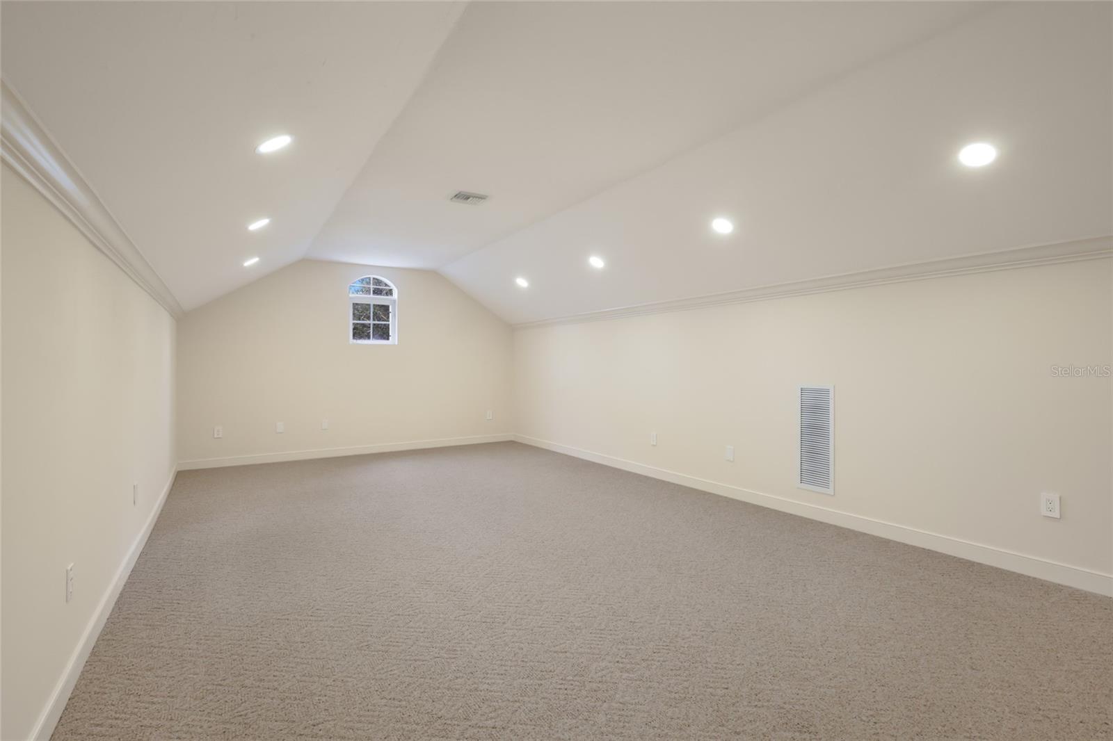 UNIVERSITY PARK COUNTRY CLUB - Residential