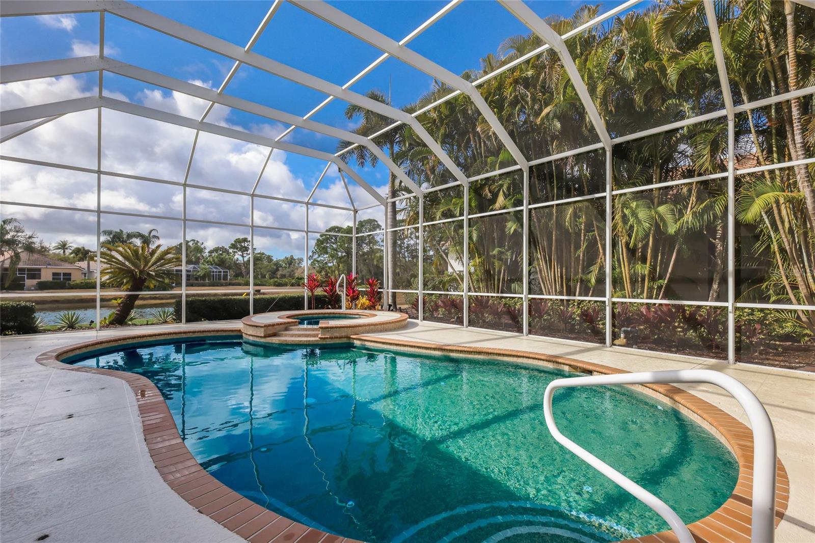 UNIVERSITY PARK COUNTRY CLUB - Residential
