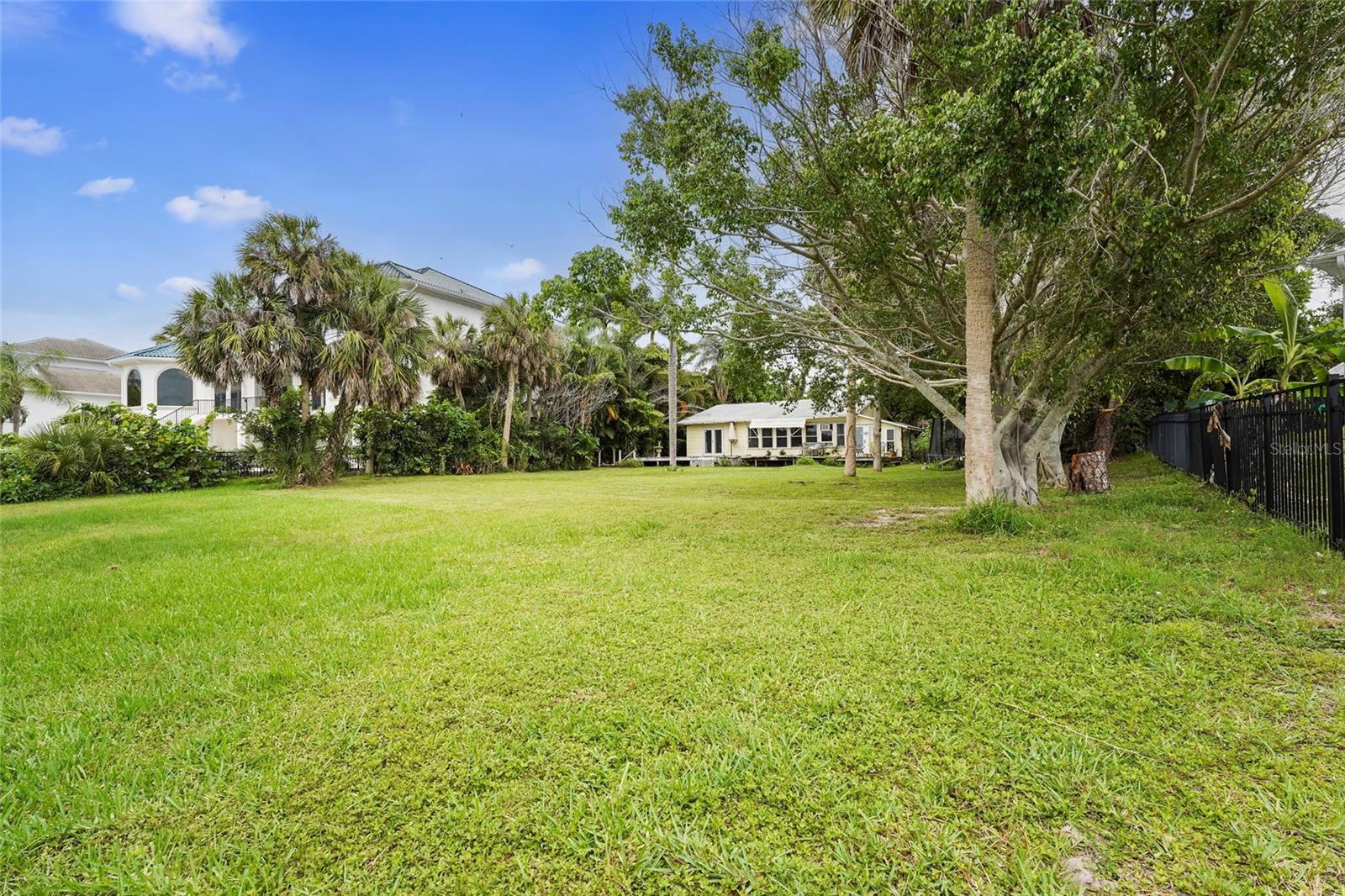 WHITFIELD ESTATES UNIT 1 - Land