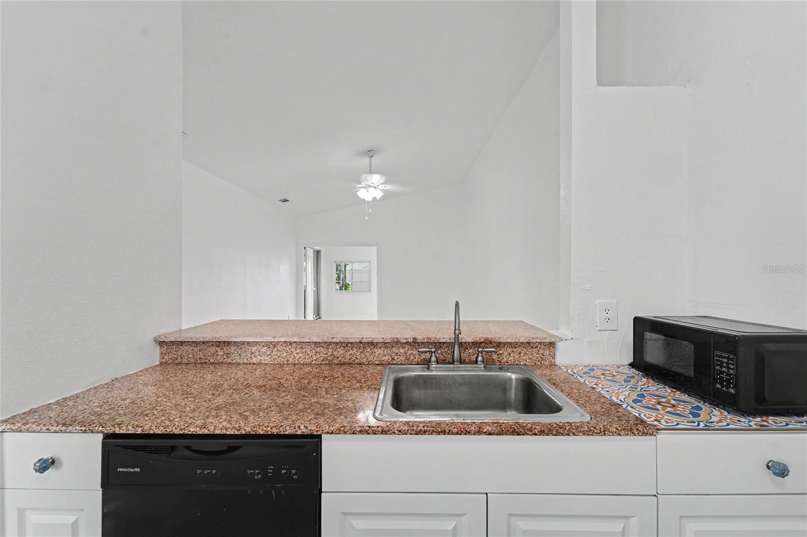 CLOVERPLACE CONDO - Residential