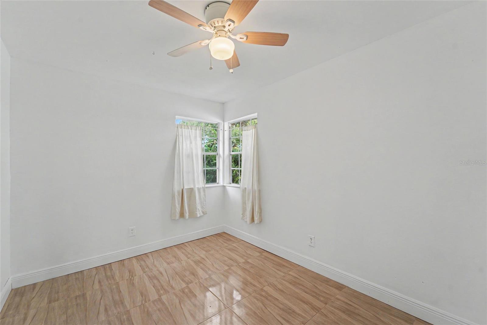 CLOVERPLACE CONDO - Residential