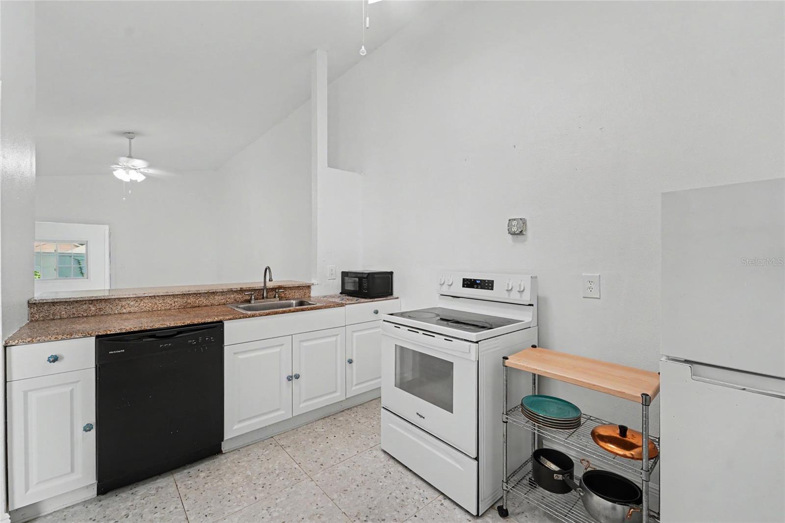 CLOVERPLACE CONDO - Residential