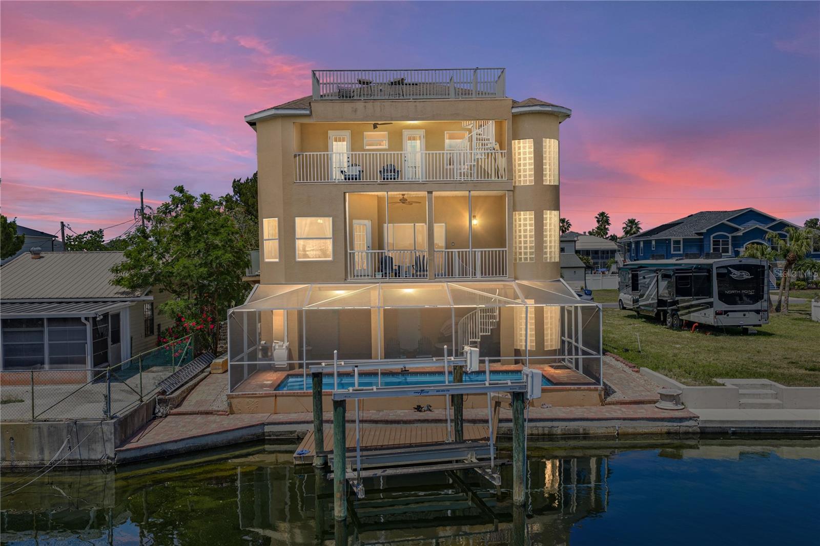 HERNANDO BEACH - Residential
