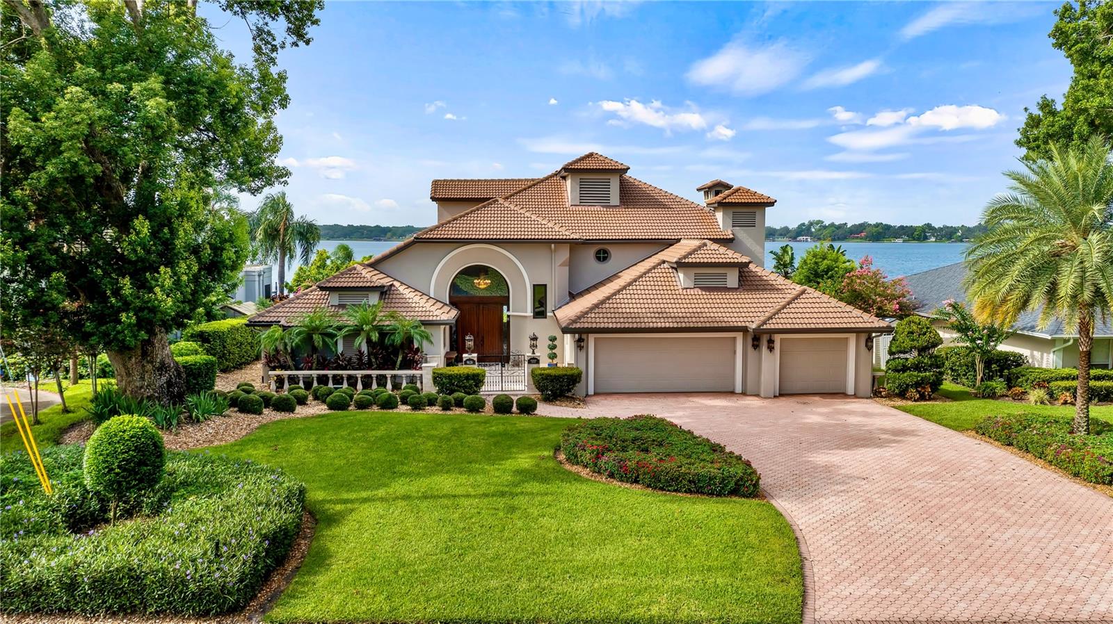 LAKE DOWN SHORES - Residential