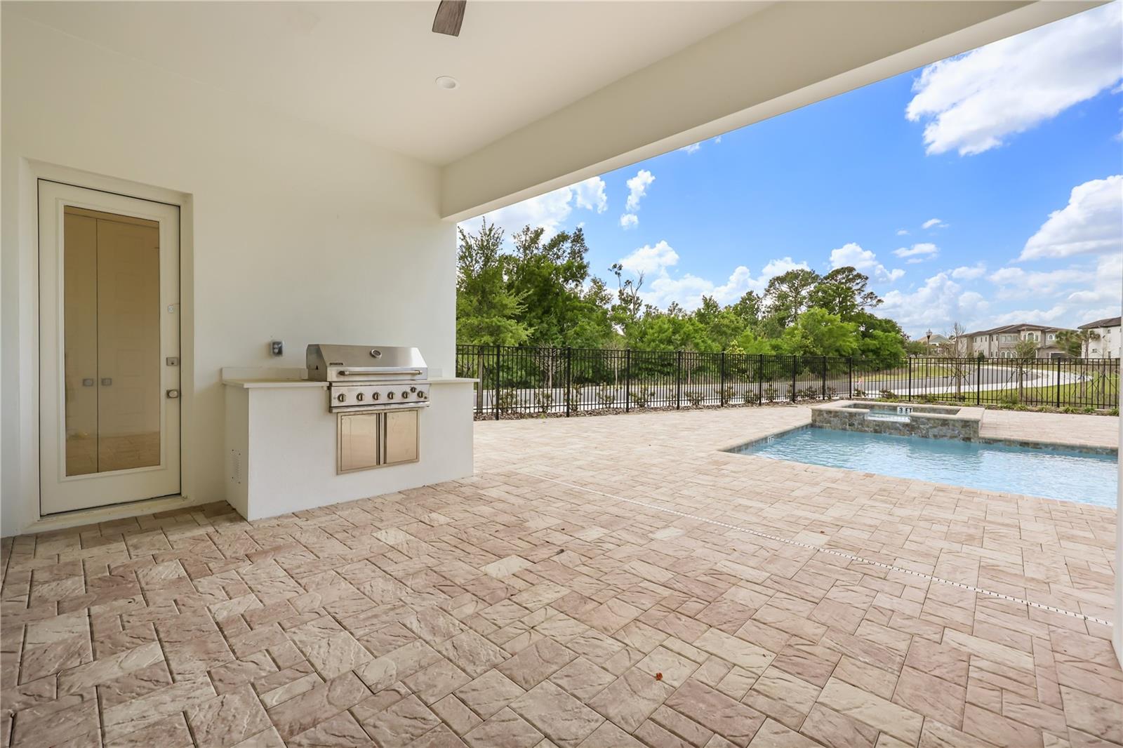 REUNION - Residential